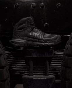 Keen Men's Kansas City Mid (Carbon-Fiber Toe) | Black/Gun Metal -Fashion Shoes 1025617 PDP LeftImage