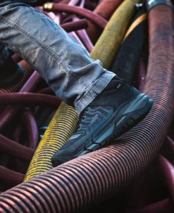 Keen Men's Kansas City Waterproof Mid (Carbon-Fiber Toe) | Black/Gun Metal -Fashion Shoes 1025695 PDP LeftImage