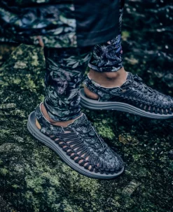 Keen Men's UNEEK Sneaker X ELNEST | Yakushima Forestra Camo -Fashion Shoes KEEN M UNEEKxElnest Lifestyle PDP Single Left NoLogo