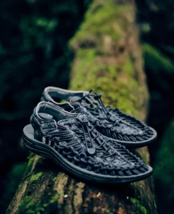 Keen Men's UNEEK Sneaker X ELNEST | Yakushima Forestra Camo -Fashion Shoes KEEN M UNEEKxElnest Lifestyle PDP Single Right NoLogo