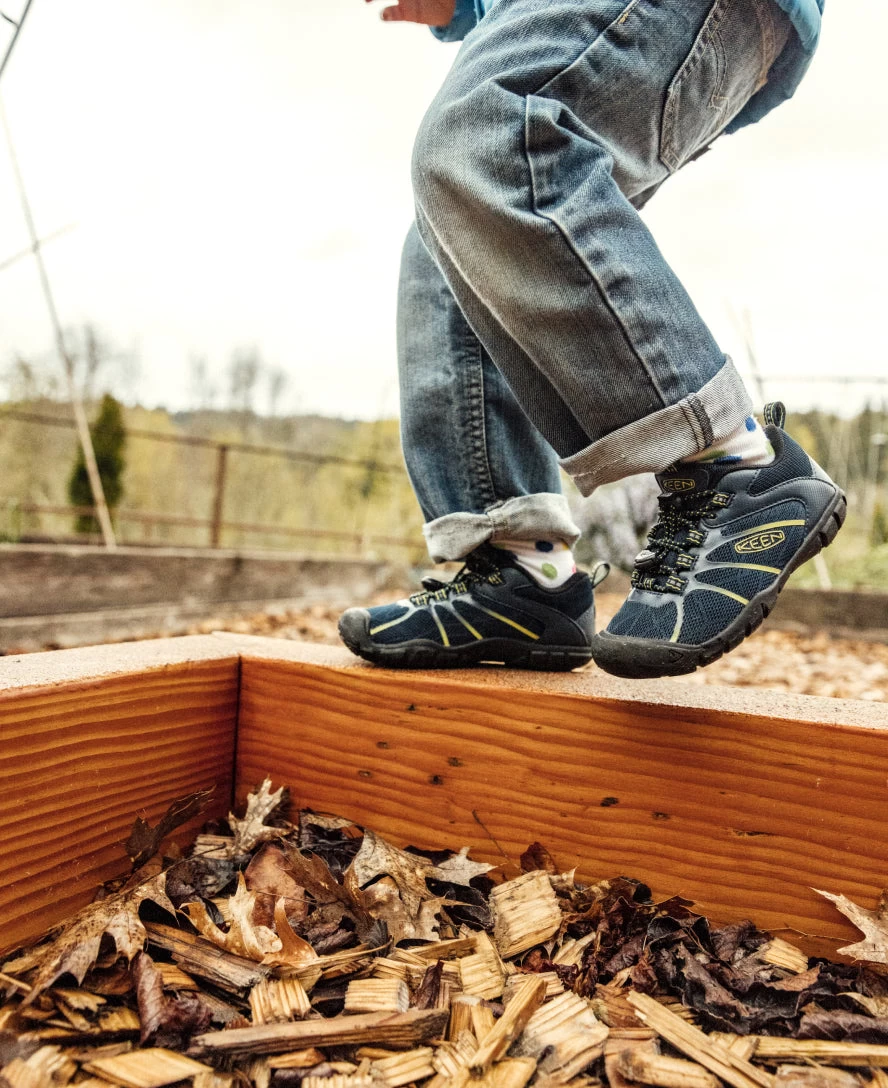 Keen Little Kids' Chandler 2 CNX Sneaker | Black Iris/Evening Primrose 8 Keen Little Kids' Chandler 2 CNX Sneaker | Black Iris/Evening Primrose - Image 8