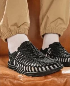 Keen Men's UNEEK | Tortoise Shell/Red Carpet 12 Keen Men's UNEEK | Tortoise Shell/Red Carpet -Fashion Shoes MUNEEKOGLifestylePDPLeft 1 89f9fb55 dff9 439f a991 d6e7cf727a7c