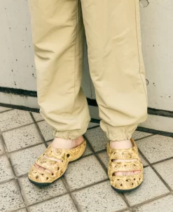 Keen Men's Yogui Arts Clog X THC | Caffe Latte Paisley 15 Keen Men's Yogui Arts Clog X THC | Caffe Latte Paisley -Fashion Shoes MYoguiArtsLifestylePDPSingleRight