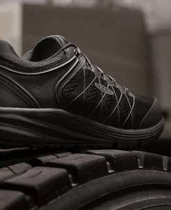 Keen Women's Vista Energy (Carbon-Fiber Toe) | Black/Raven -Fashion Shoes SDD 554 VistaEnergy 1024597 Right Image