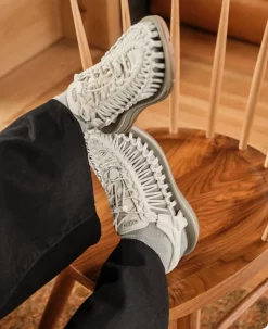 Keen Women's UNEEK Sneaker | Sea Moss/Tangerine -Fashion Shoes WUNEEKOGLifestylePDPLeft 1